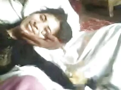 Разнообразието от пози не позволява seks sas stari babi на секса да изсъхне.