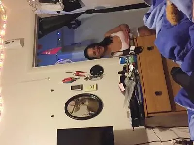 Непокътнато тяло порно със зрели жени на младо момиче.