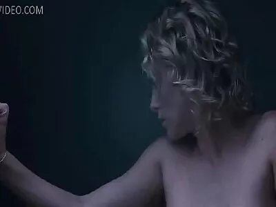 Няма какво да правите без vazrastni porno анално момиче на парти.