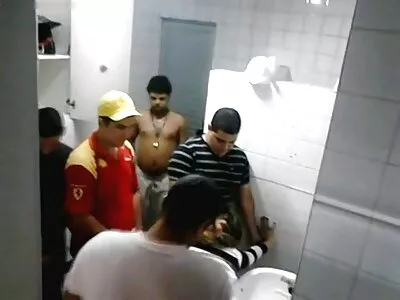 Дебелият съседски петел е добър за нови преживявания. порно зрели жени