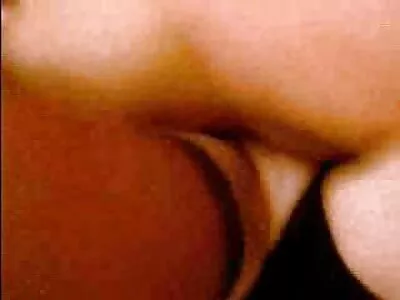 И той помогна с разтягане и разтегна путка . porno s stari